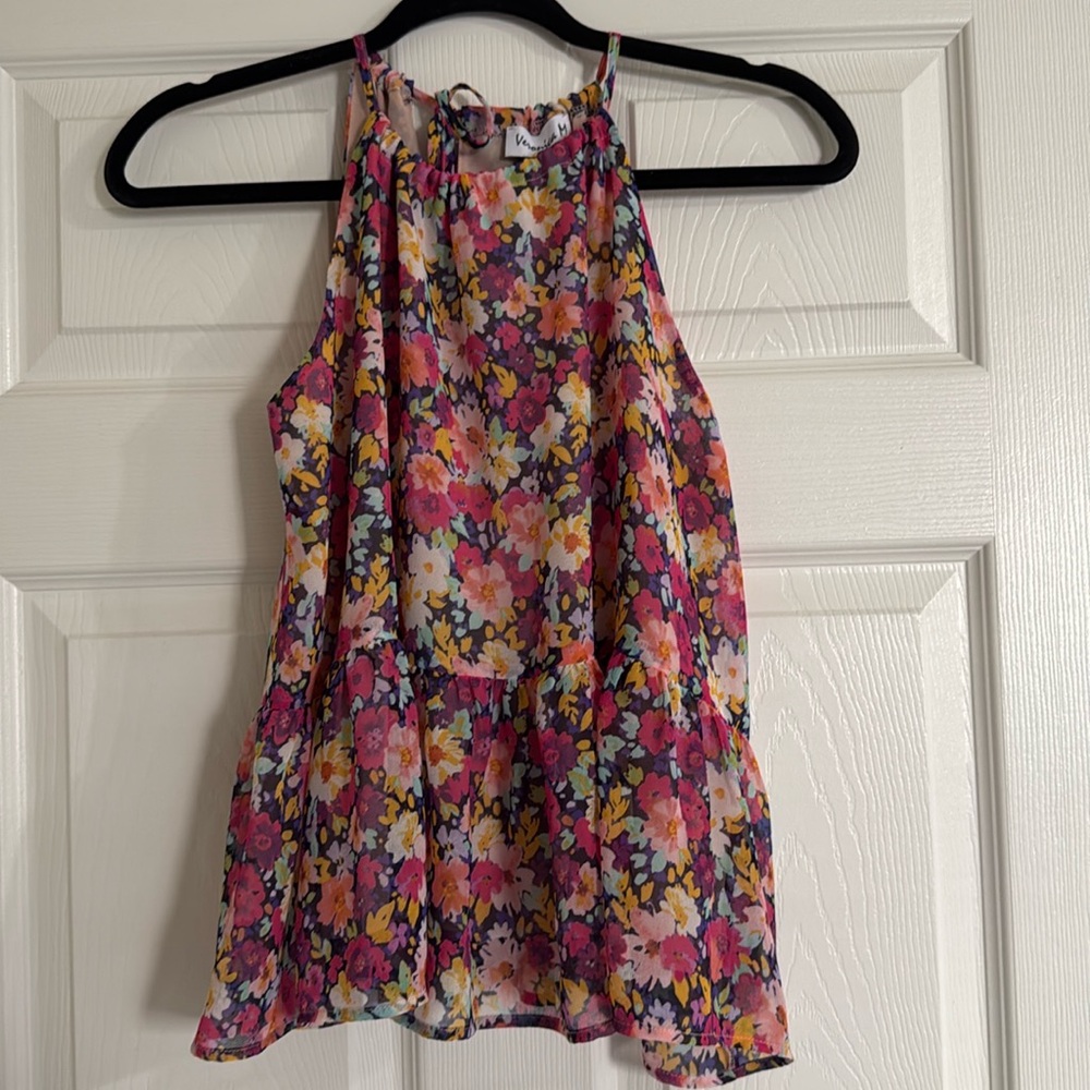 Veronica M blouse floral top. Size S. NWT.